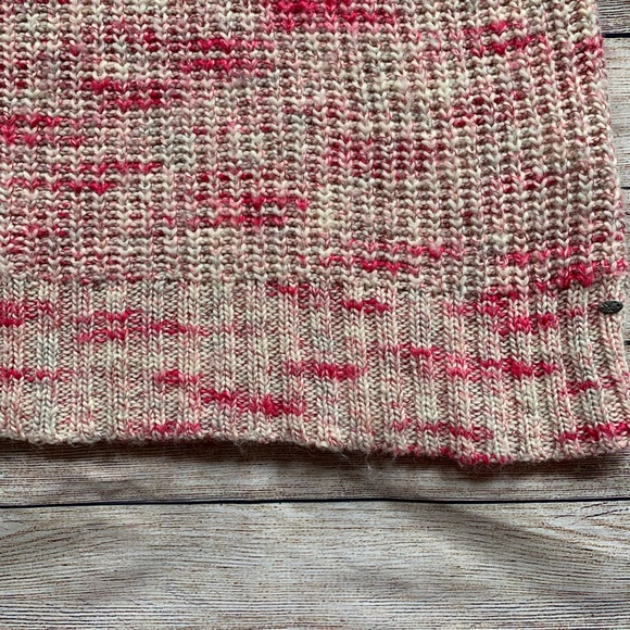 American Eagle | Pink and Cream Jegging Sweater - Picture 6 of 9